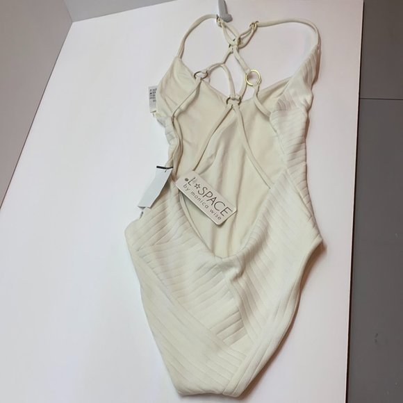 NWT L Space Monica White One Piece swimsuit - Picture 4 of 5